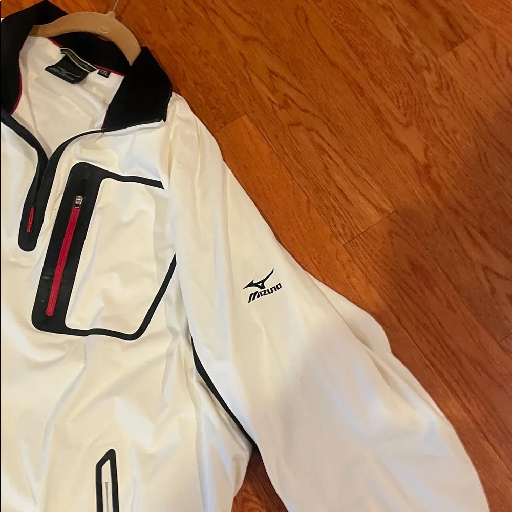 Mizuno Black‎ and White Windbreaker with Red Details